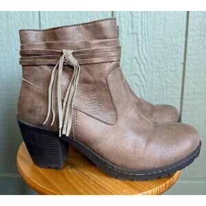 Born Alioudi Taupe Ankle Boots Size 11